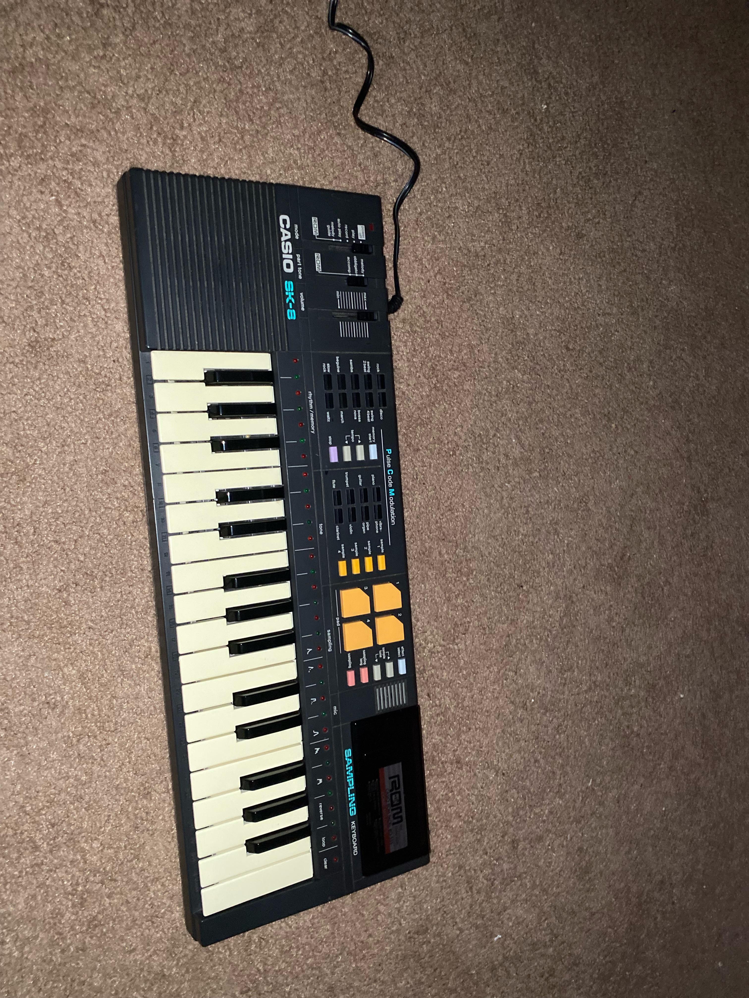 My new Casio SK-8 found at goodwill for 25$ : r/synthesizers