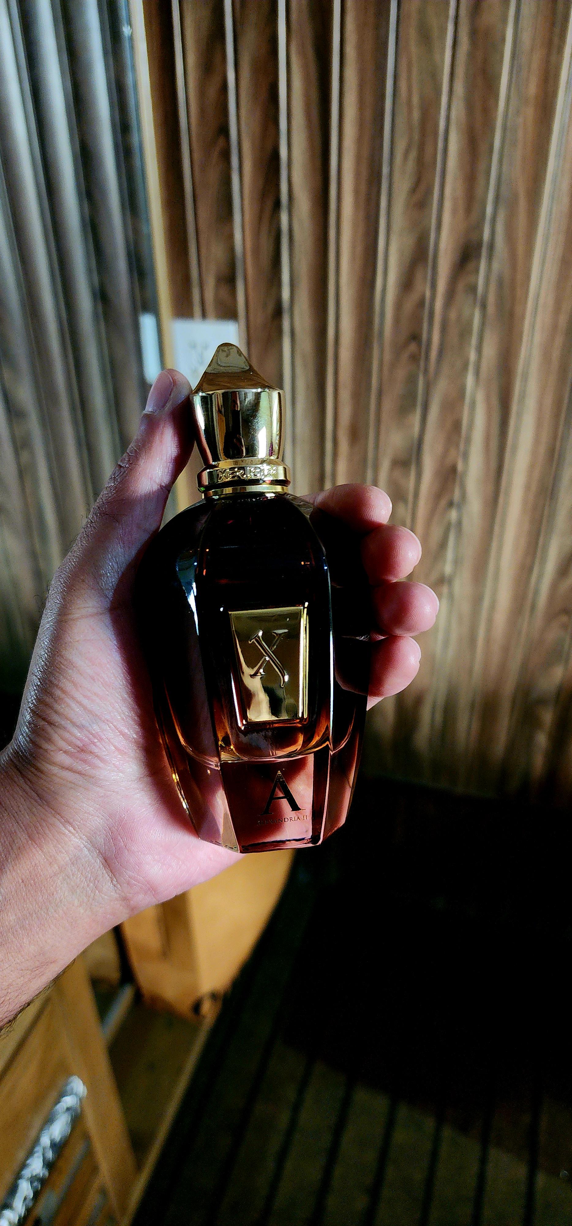 今日の香り。 Xerjoff Alexandria ||。 豪華さと洗練さの象徴って感じ