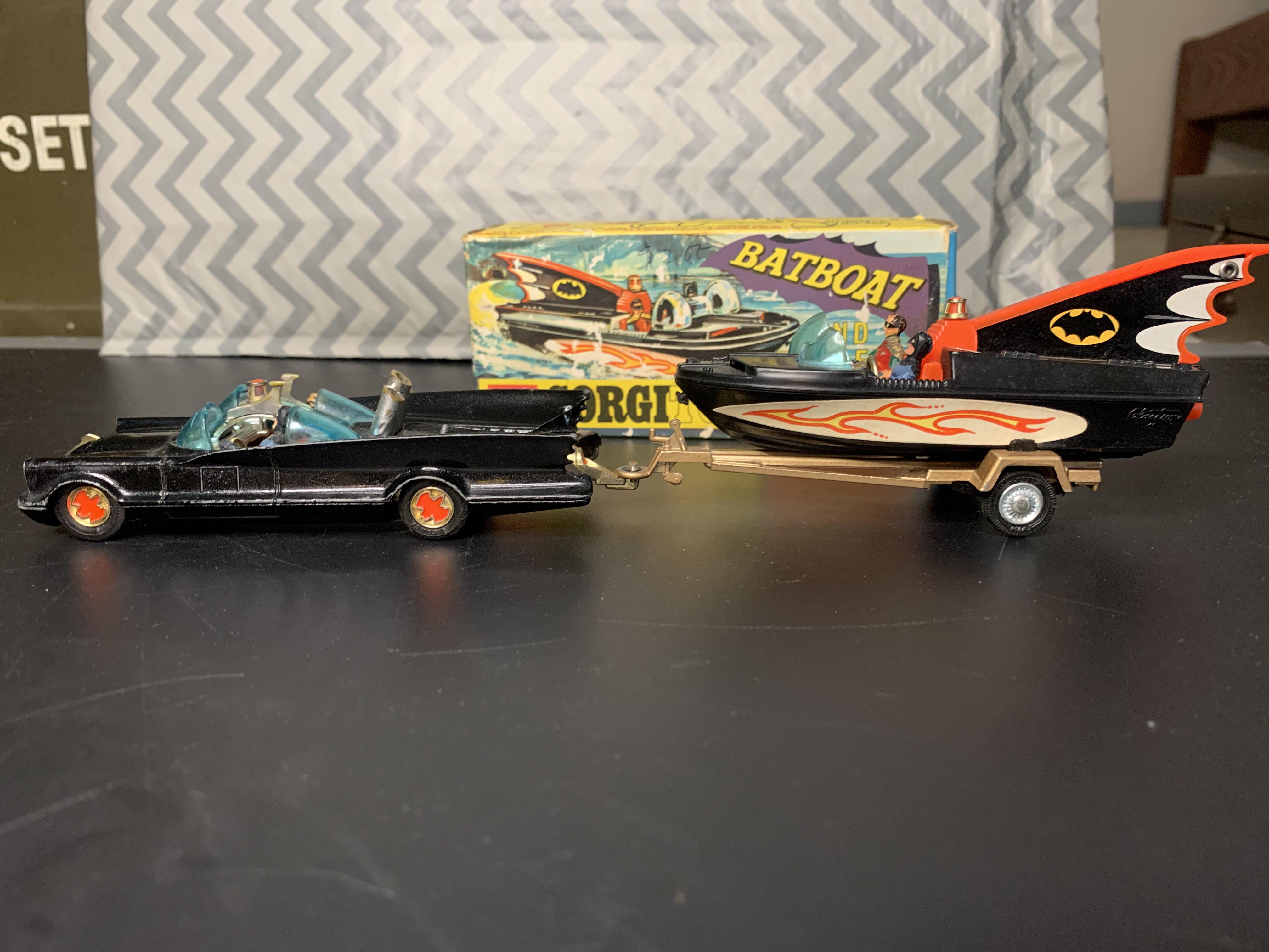 今日、リサイクルショップで1966年製のコーギー・トイズのバット