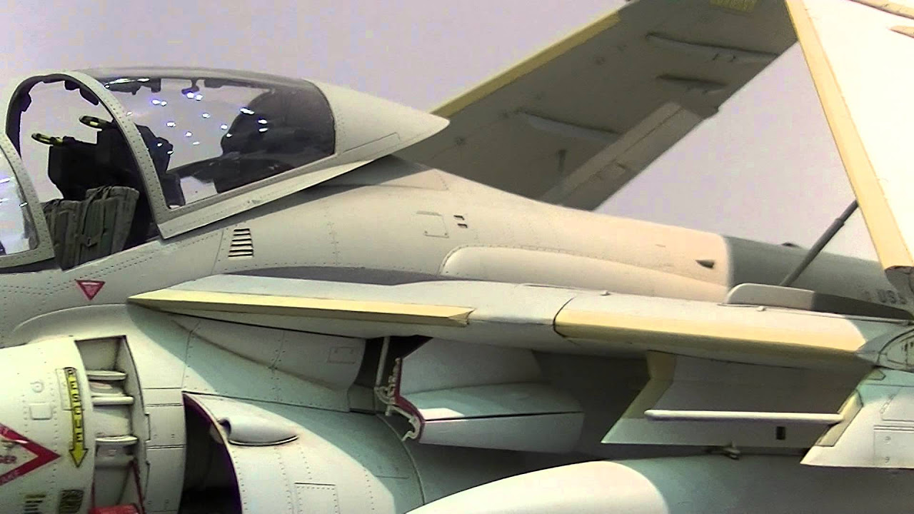 A-6A イントルーダー プラモデル：Grumman A-6 Intruder - YouTube
