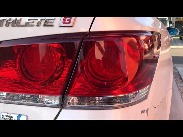 クラウンのテールランプ交換のやり方！！【外側編】 - YouTube