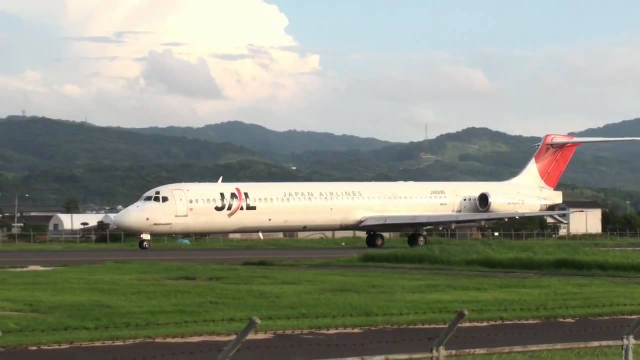 JAL MD-81 [JA8295] 出雲空港到着 (24-Jul-2010) - YouTube