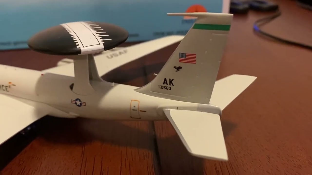 Inflight200 Boeing E-3 Sentry review! - YouTube