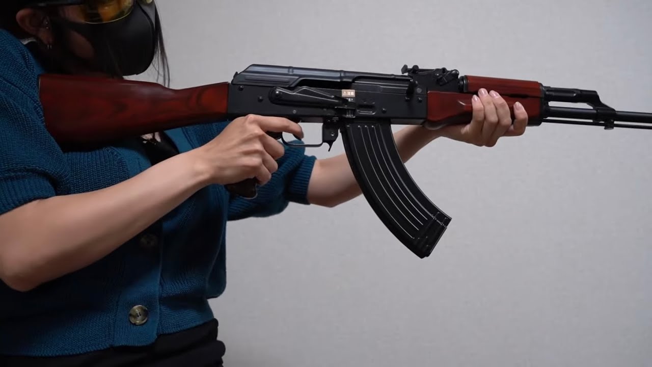 エアガン女子】東京マルイAKM ガスガンレビュー ｛Tokyo Marui GBB AKM