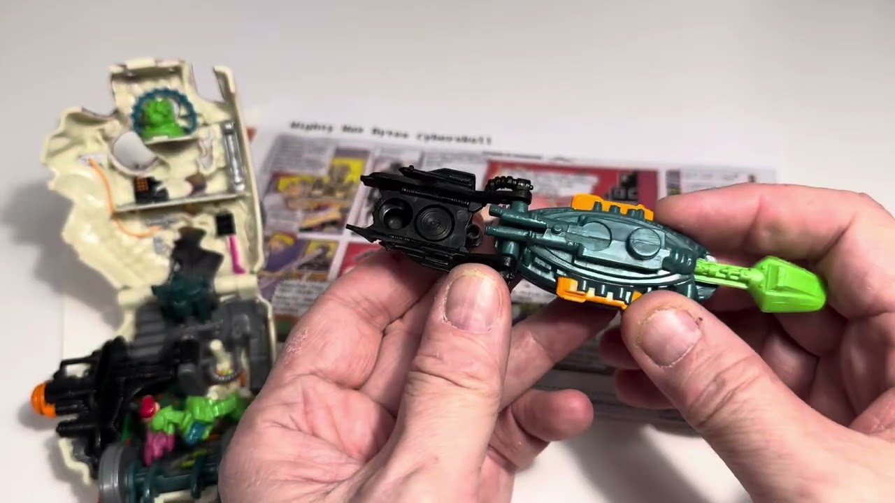 Mighty Max Bytes Cyberskull - A Doom Zone Review - YouTube