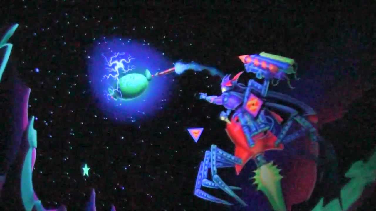 バズ・ライトイヤーのアストロブラスター Buzz Lightyear Astro