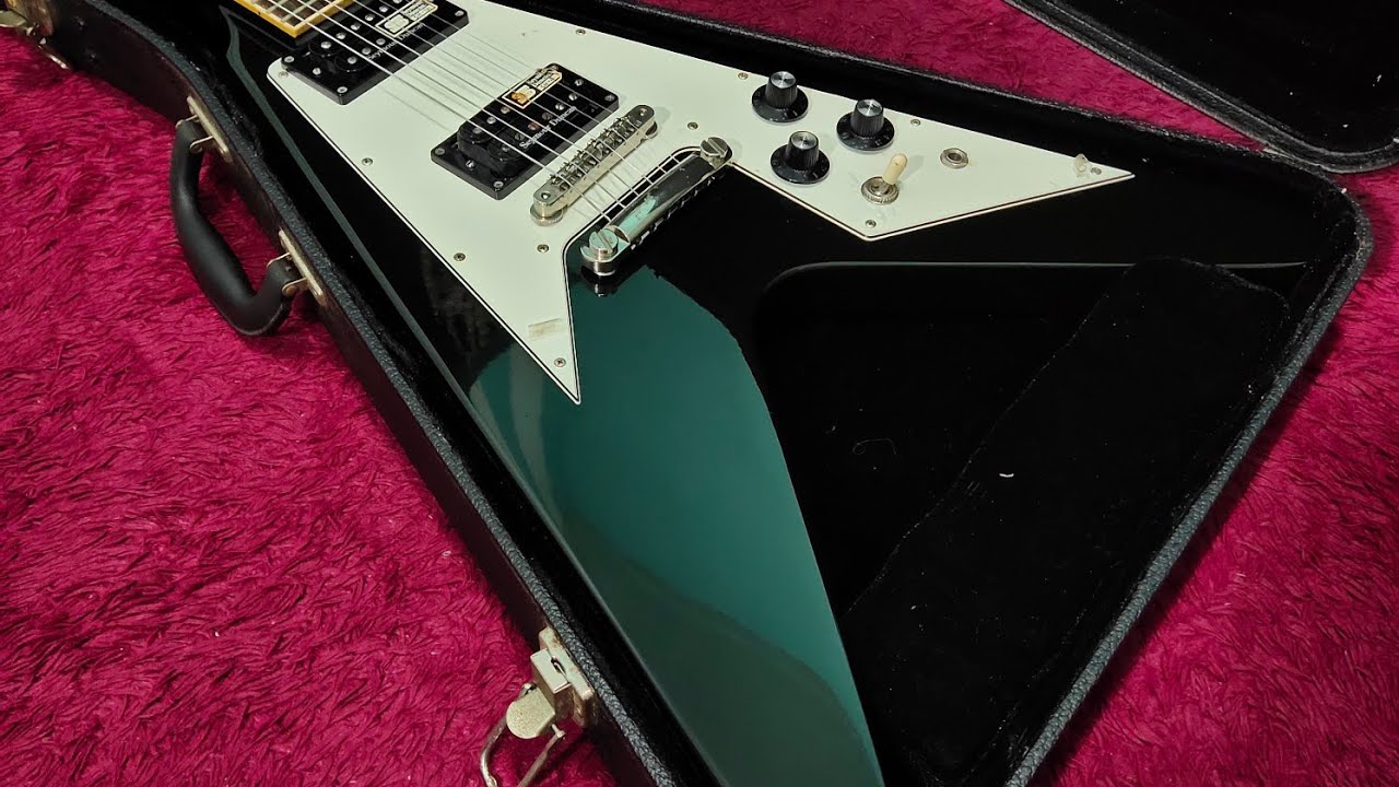 ESP Edwards E-FV-85D Black Flying V (sound demo) - YouTube