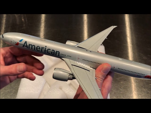 Gemini 200 1:200 American Airlines 777-300(ER), N719AN, Unboxing
