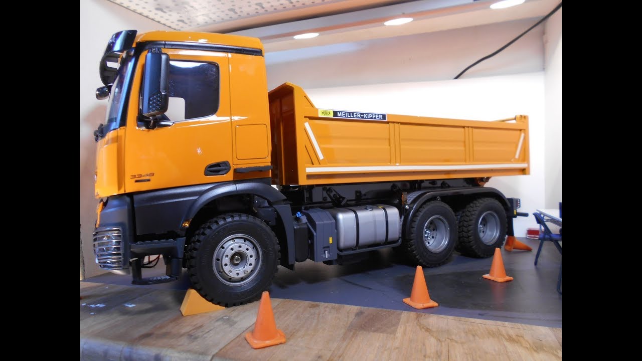 TAMIYA 1/14 R/C MERCEDES-BENZ AROCS 3348 6X4 TIPPER TRUCK