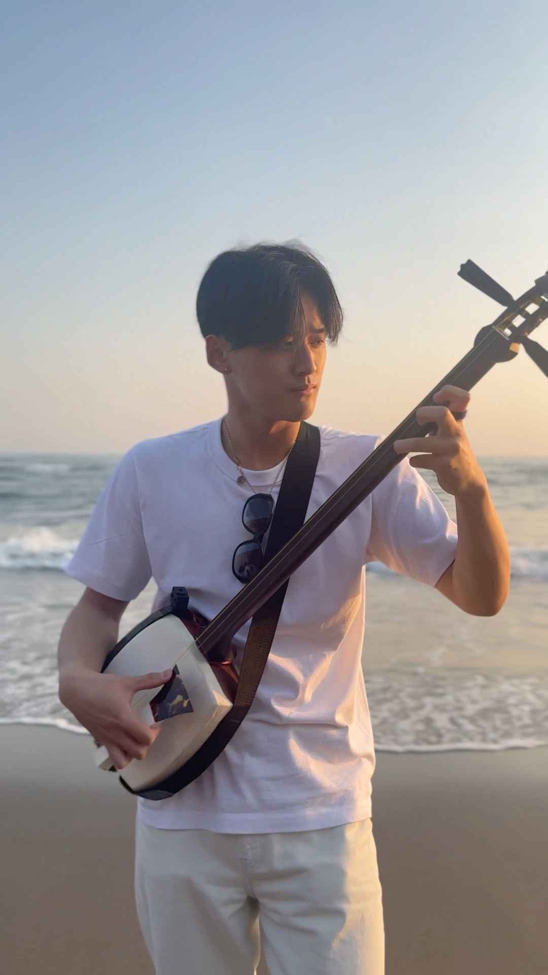 Sea 🏖️×Shamisen 🪕#shamisen #japanesemusic #津軽三味線 - YouTube