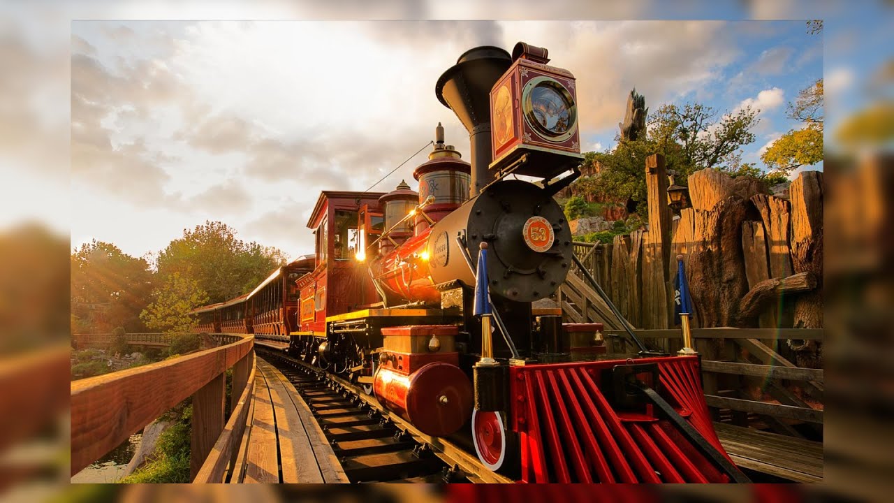 東京ディズニーランド ウエスタンリバー鉄道 - YouTube