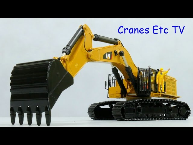 Diecast Masters Caterpillar 390F L Hydraulic Excavator by Cranes