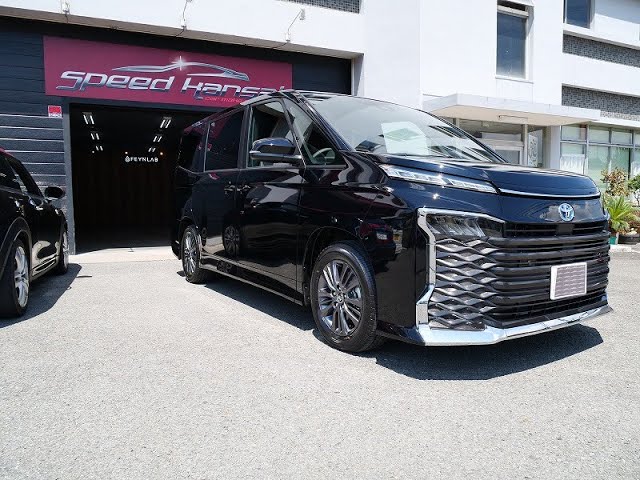 トヨタ新型ヴォクシー アティチュードブラックマイカ磨き&G'ZOXリアル