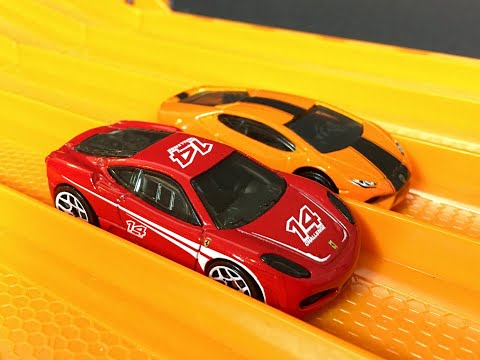 RACE: Ferrari F430 Challenge vs Lamborghini Huracan - Hot Wheels