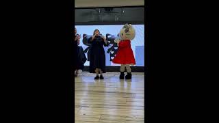 ハローキティ」ブラックフィギュア販売 バーニーズNY六本木店でPR