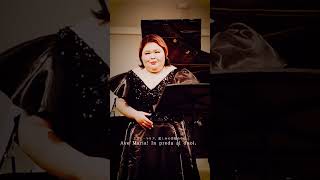 120kg農家ソプラノ歌手が魂を込めて歌う『アヴェ・マリア』マスカー二