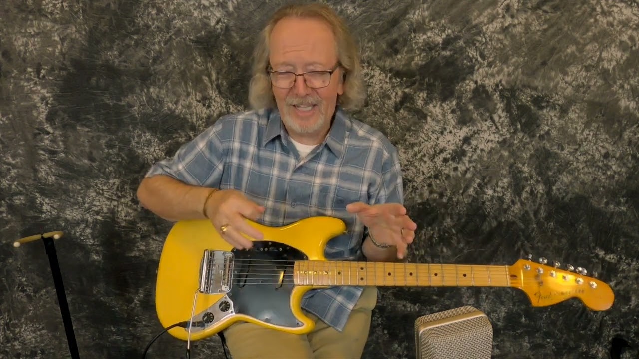 1977 Fender Mustang USA - YouTube