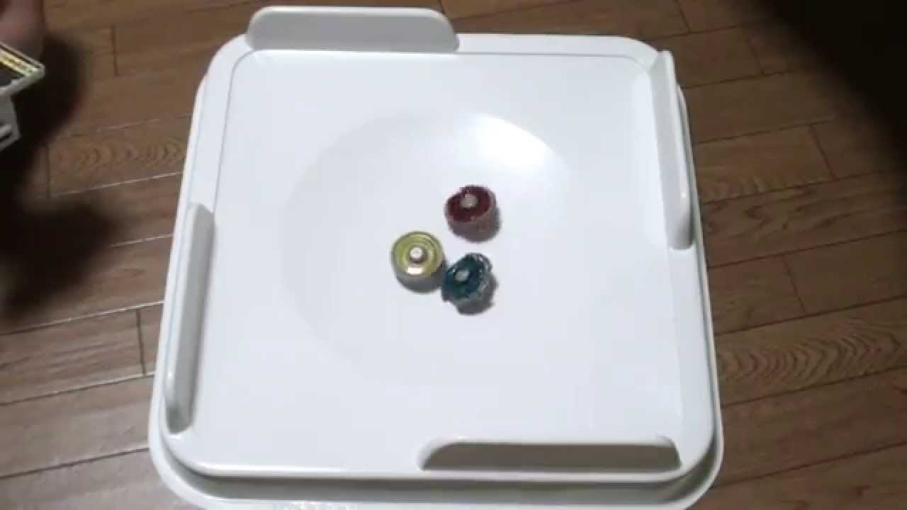 最強ブレーダーセットで三つ巴！ メタルファイトベイブレード - YouTube