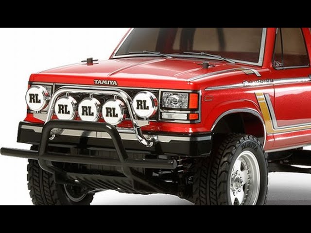 オンロードもオフロードでも走行を楽しめるラジコンカー組立キット