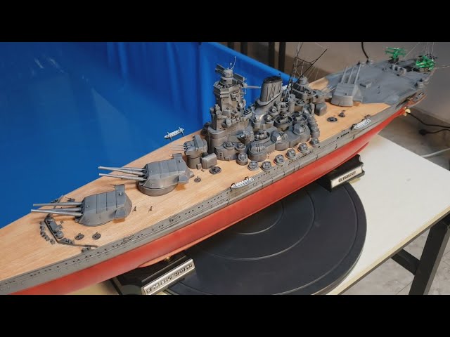 ARII 1/250 BATTLESHIP YAMATO WITH MOVING TURRETS SMOKE LIGHTING