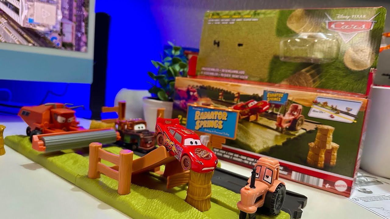 CARS ON THE ROAD RED'S FIRE STATION PLAYSET （RED プラ製付属）接続対応