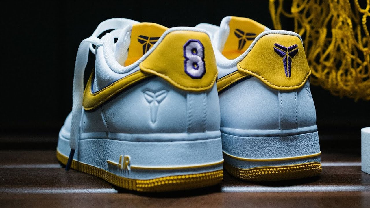 Nike Air Force 1 Low Retro QS 