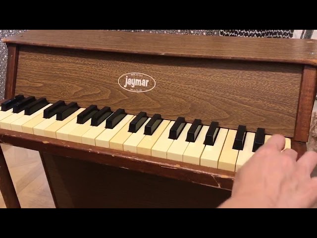 JAYMAR アンティーク トイピアノ - YouTube