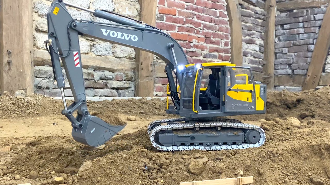 GAMECHANGER: The DOUBLE E HOBBY VOLVO RC EXCAVATOR !! - YouTube