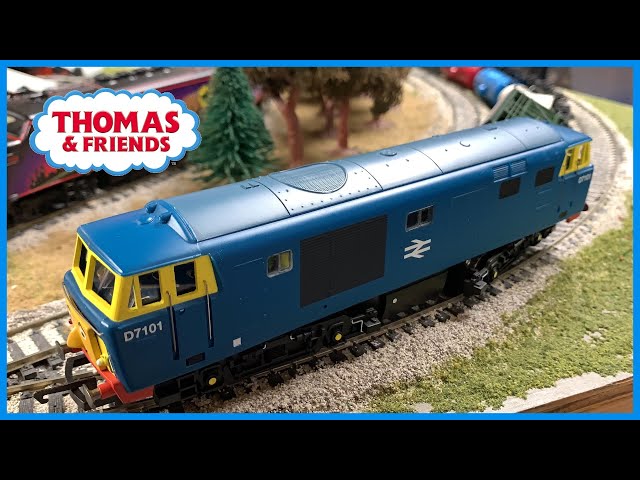 Thomas & Friends D7101 “Bear” Hornby Trains with freight (and