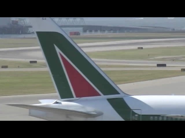 4 : 3] [2004 Kansai (関西)] Alitalia Boeing 777-200ER《AZ772 I