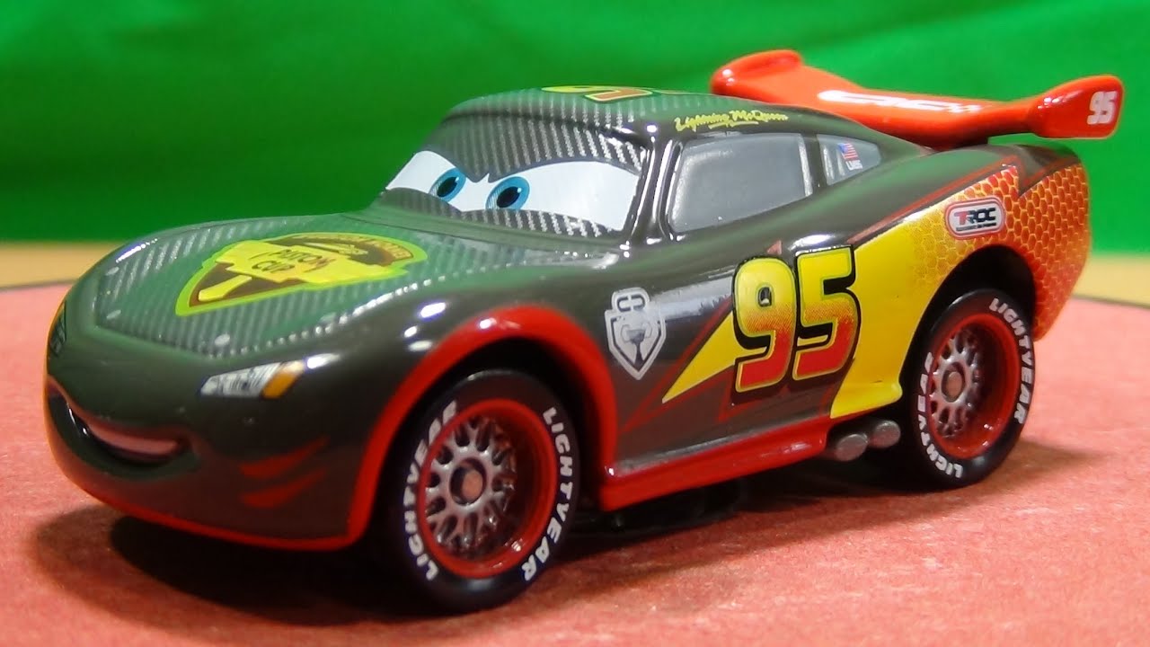 トミカ カーズ ライトニング・マックィーン (カーボンレーサータイプ