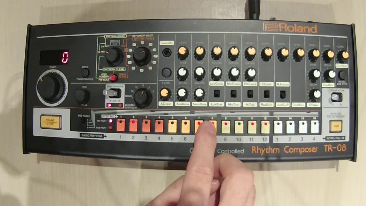 RolandのBoutiqueシリーズの中でも最も人気のリズムマシン、TR-08を