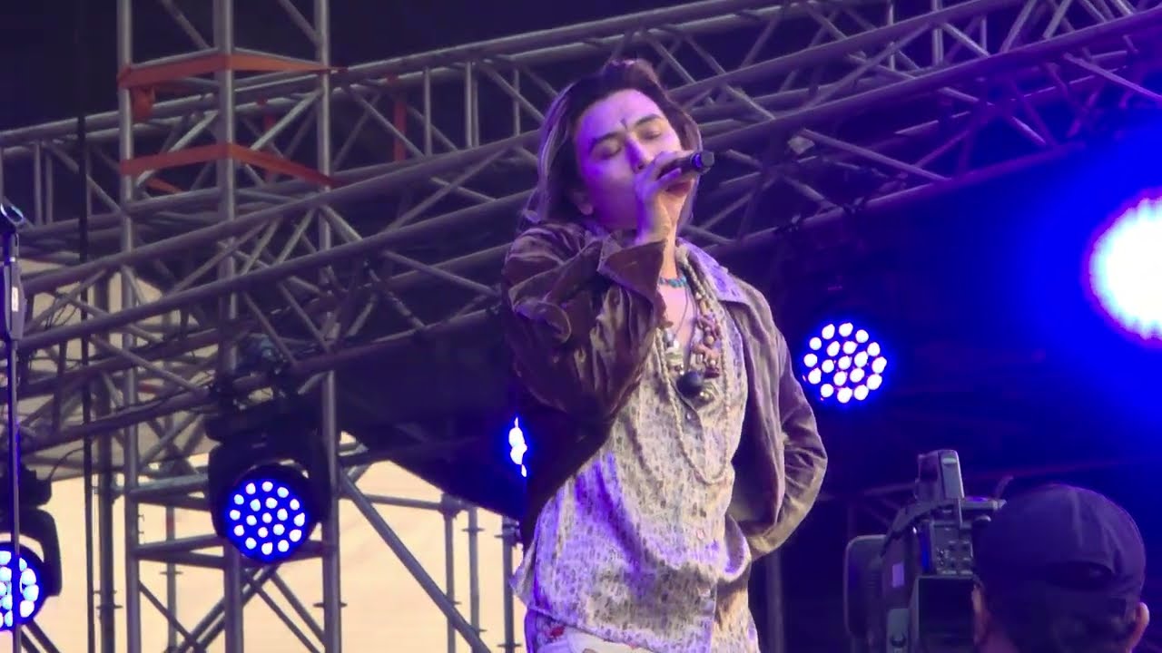 4K】Fujii Kaze - Workin' Hard【Lollapalooza India2026】 - YouTube