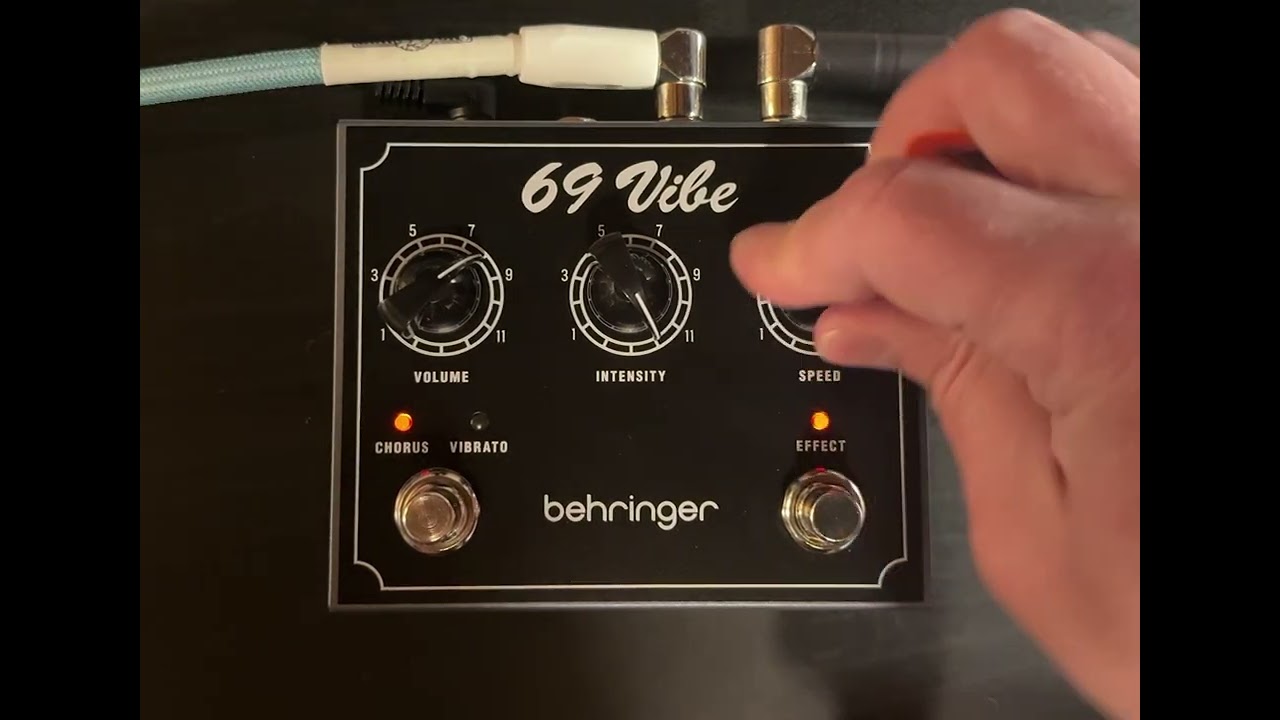 Behringer 69 Vibe (Uni-Vibe) pedal. - YouTube