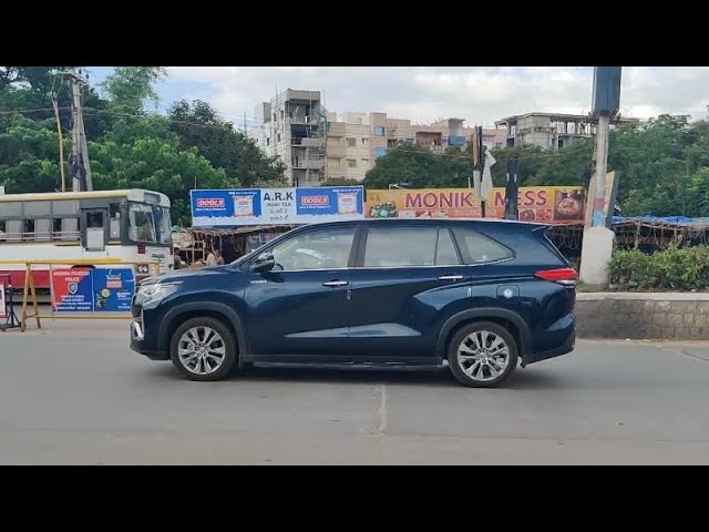 Toyota Innova Hycross Road Presence | Blackish Ageha Glass Flake
