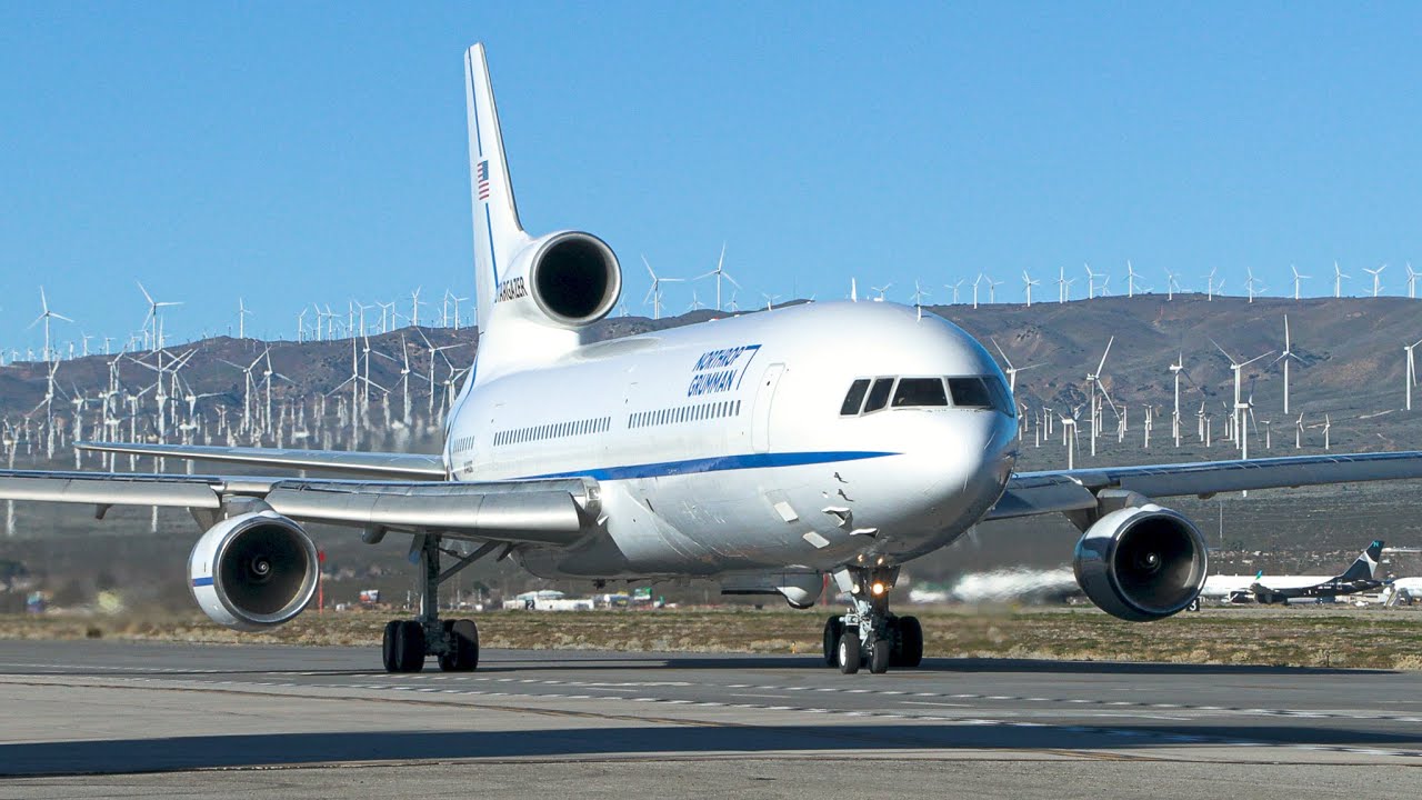 Lockheed L-1011 Tristar - N140SC Stargazer @ MHV - YouTube