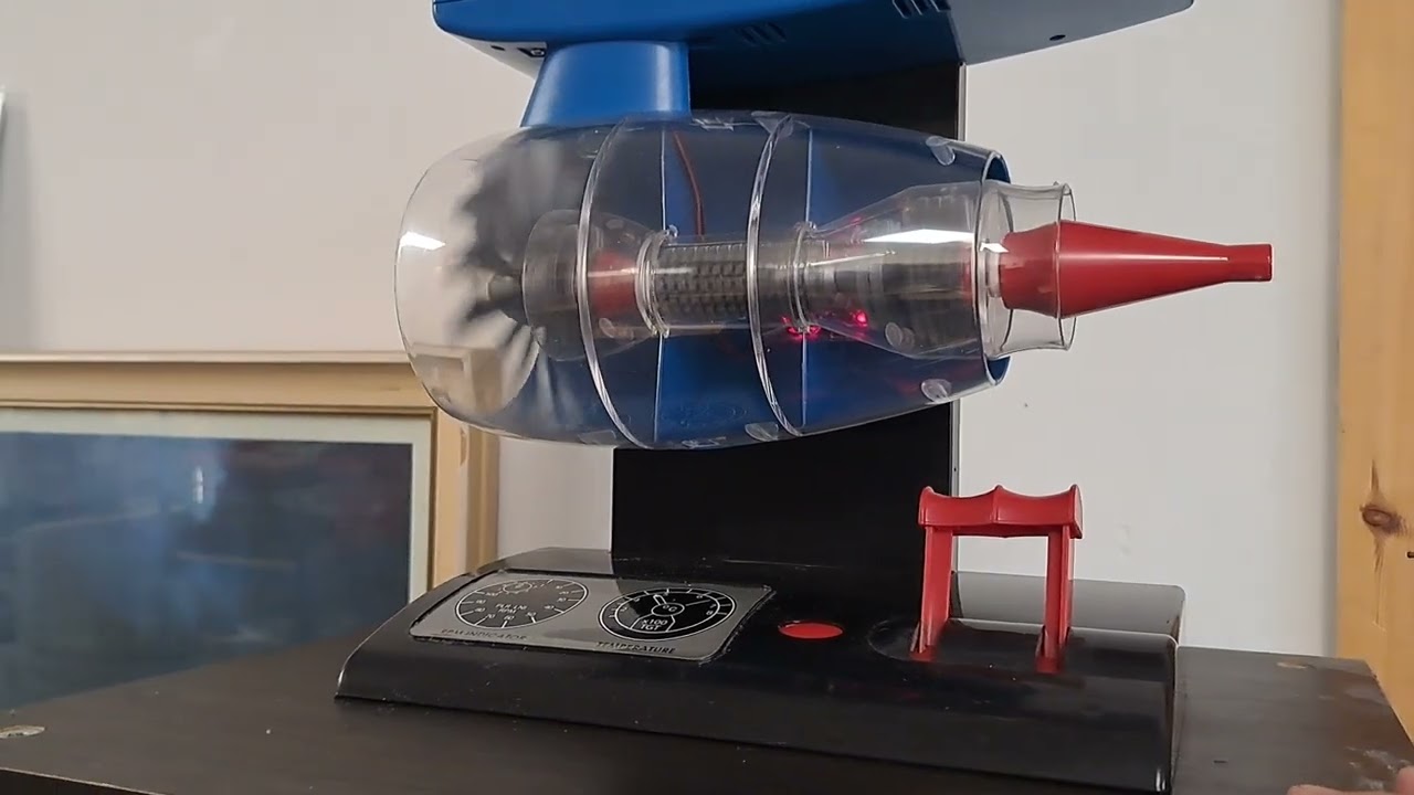 AN AIRFIX JET ENGINE WORKING - YouTube