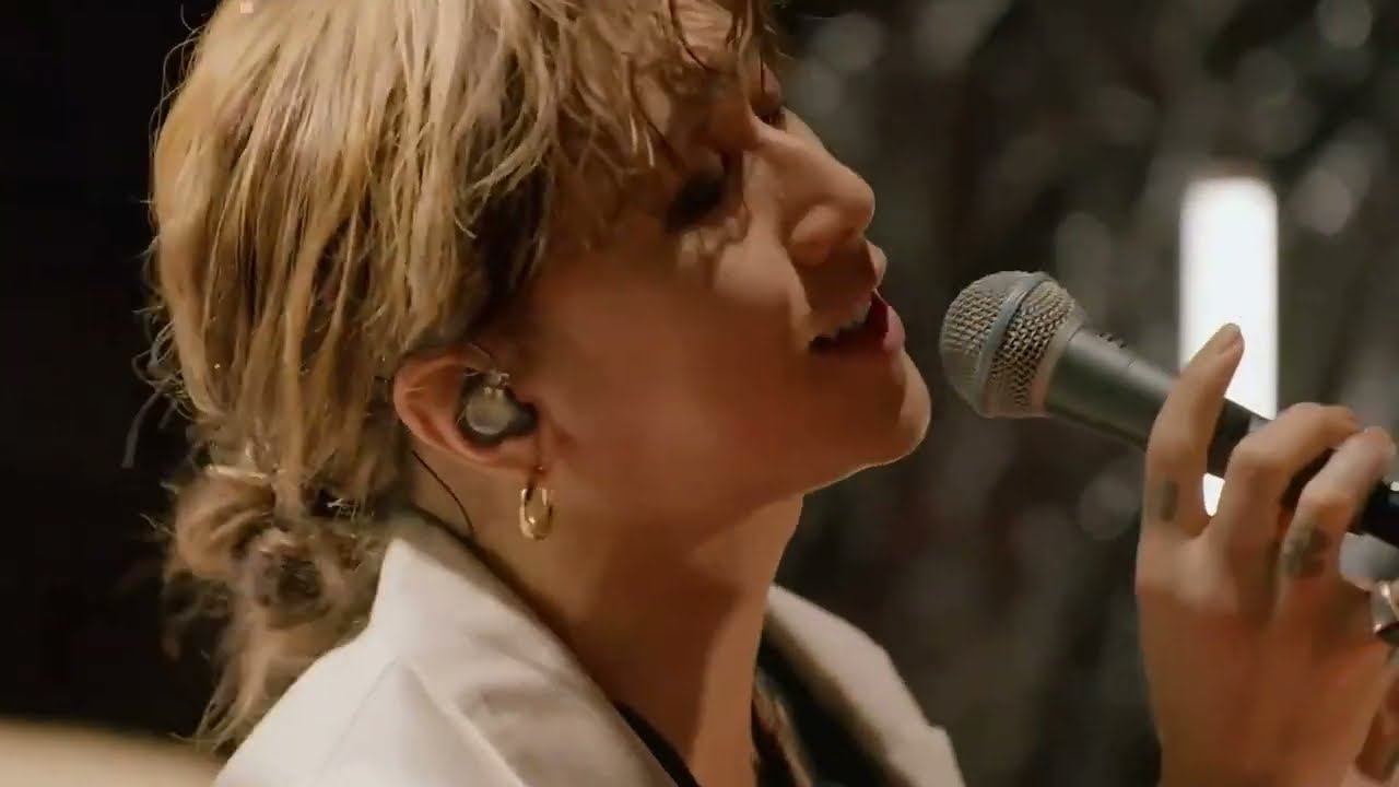 SUPER BEAVER ライブ 人として アコースティック - YouTube