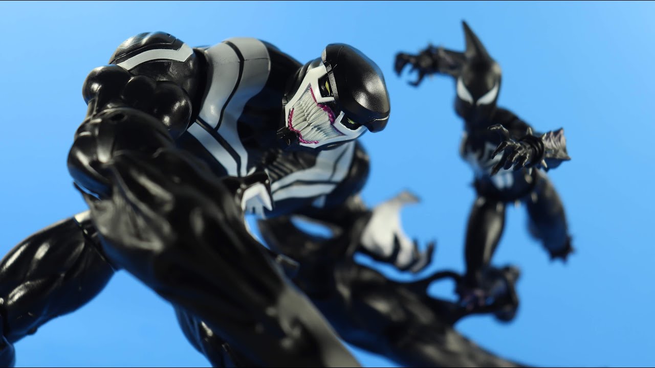 MARVEL LEGENDS MANIA & SPACE KNIGHT VENOM (TARGET EXCLUSIVE) 2