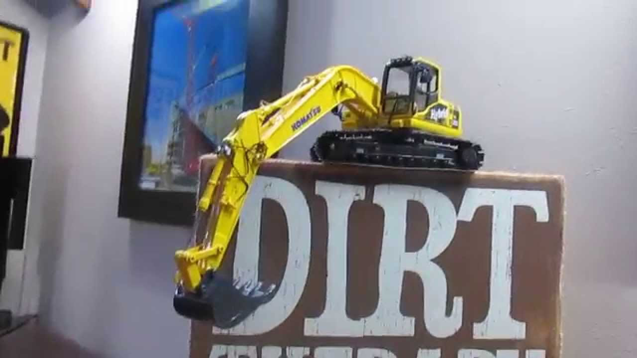 1:50 Scale Universal Hobbies Komatsu HB215-3 Hybrid Hydraulic