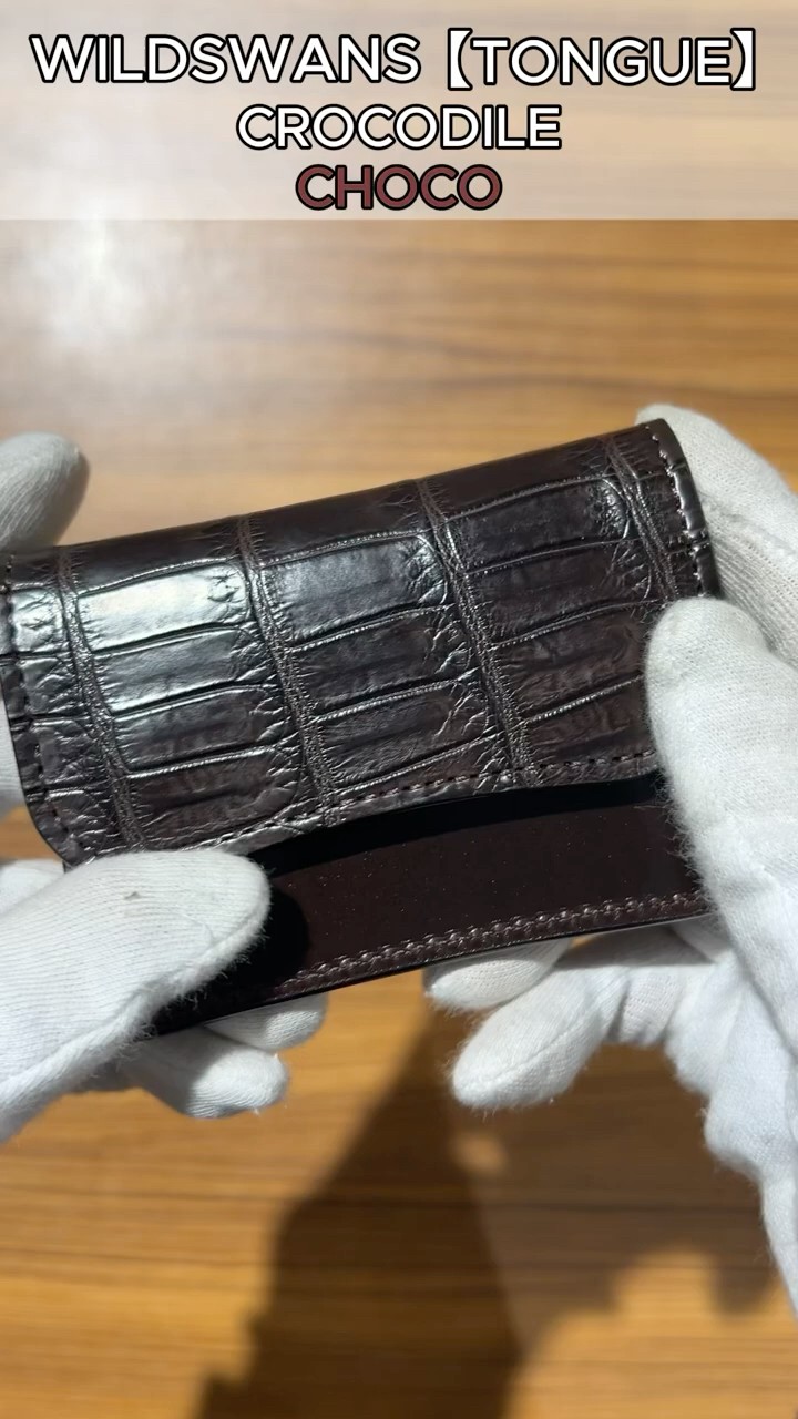 WILDSWANS TONGUE クロコダイル コインケース（チョコ） - YouTube