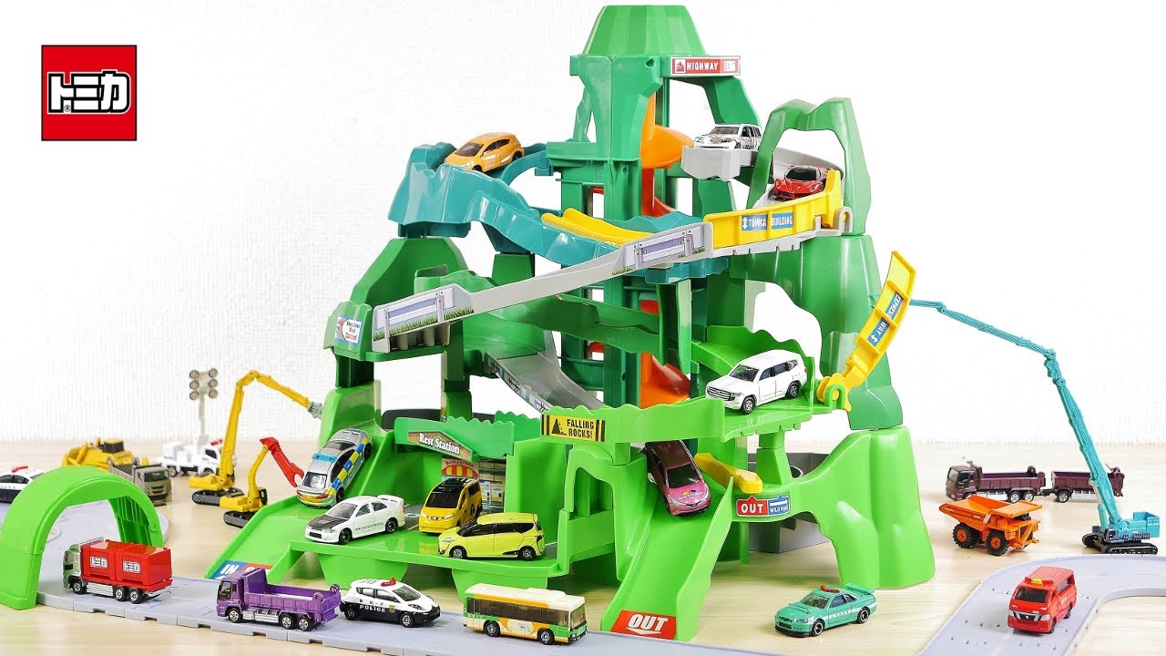 Tomica flies! Falls into a trap! Full of gimmicks! Tomica Twin