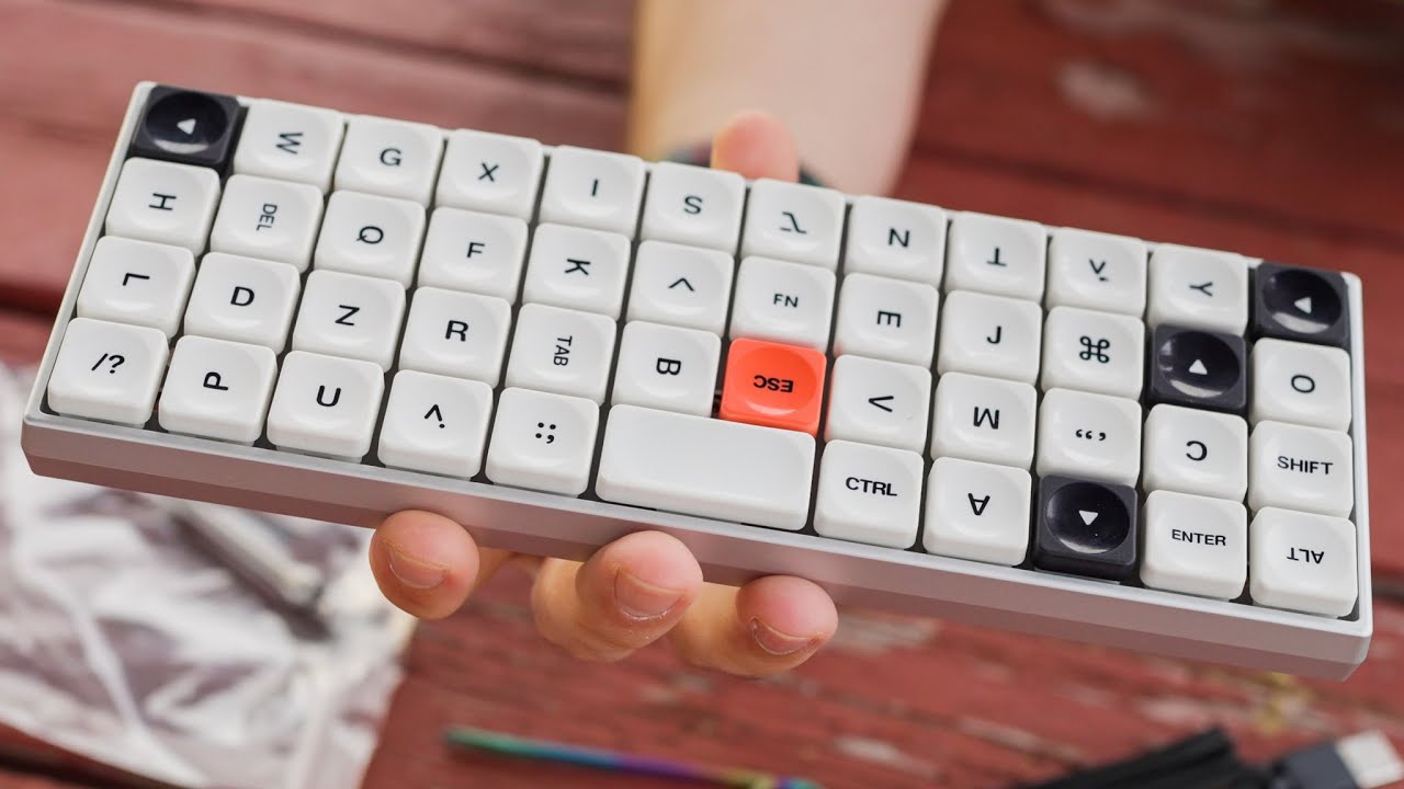 Taking a Look at the $117 Chosfox Geonix Rev.2 Mechanical Keyboard