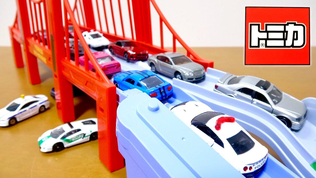 中古でゲットした ガタガタ走行で可愛い トミカ すいすいロード 大鉄橋
