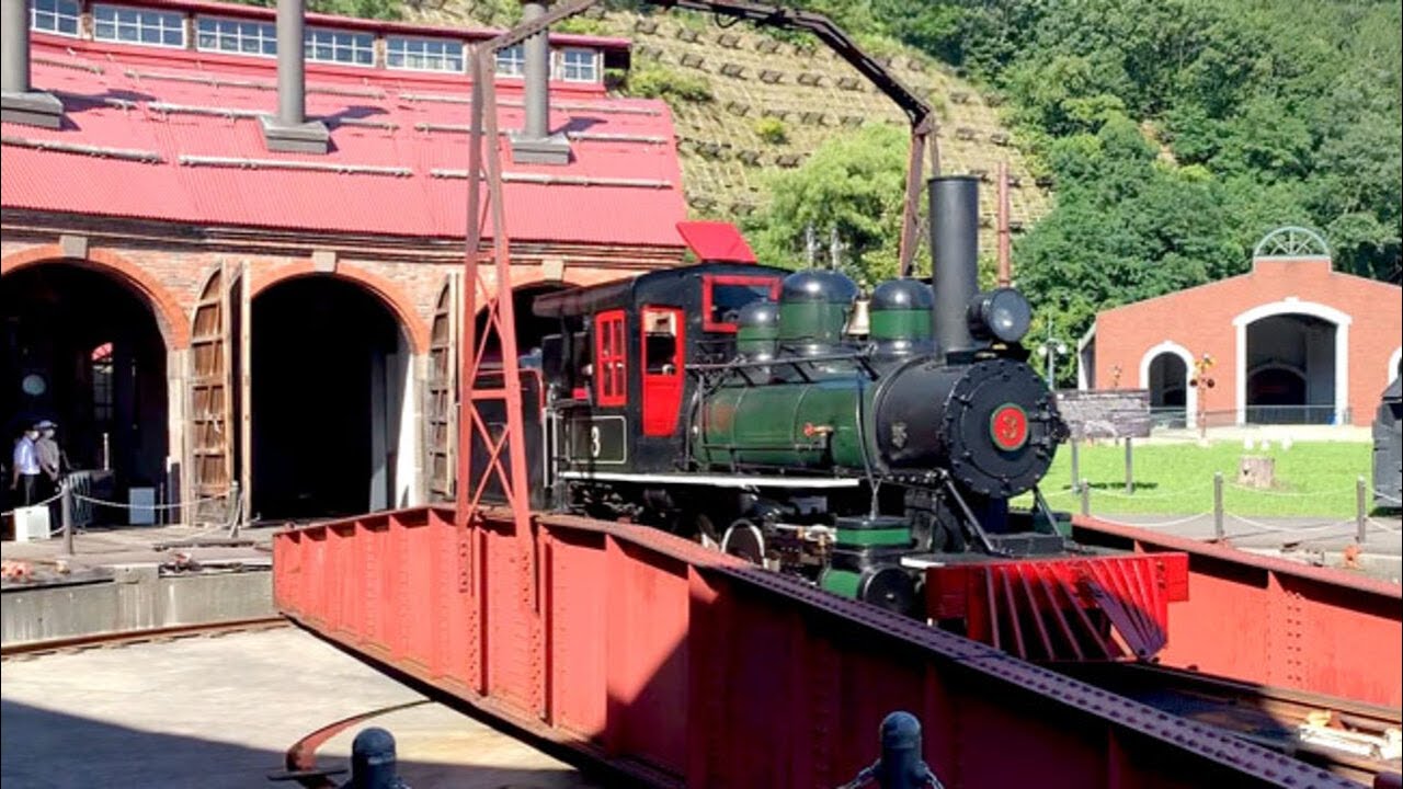 SLアイアンホース号 最古の機関車庫に入出庫 明治の風景再現 小樽市