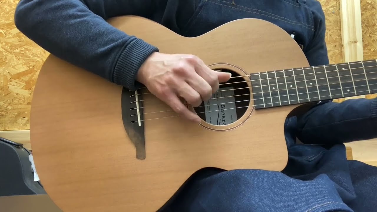 Sheeran by Lowden S03 #5824 - YouTube