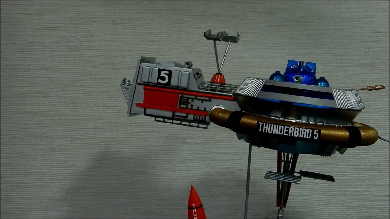 アオシマ サンダーバード 電動5号＆3号 - YouTube