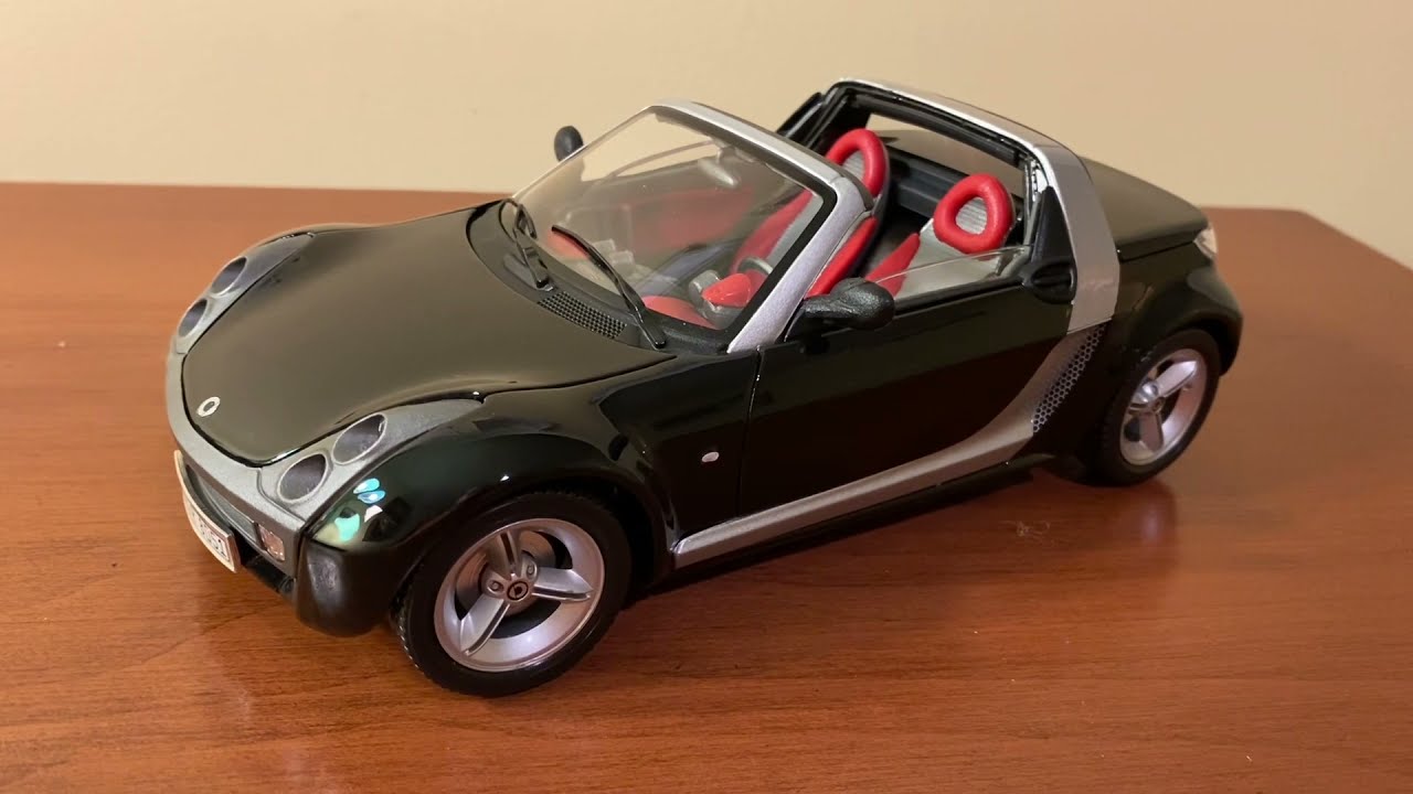 Bburago Smart Roadster Review (Scale 1/18) - YouTube