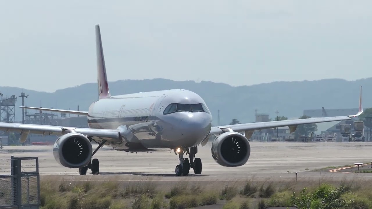 アシアナ航空 A321-200neo＠仙台空港 - YouTube