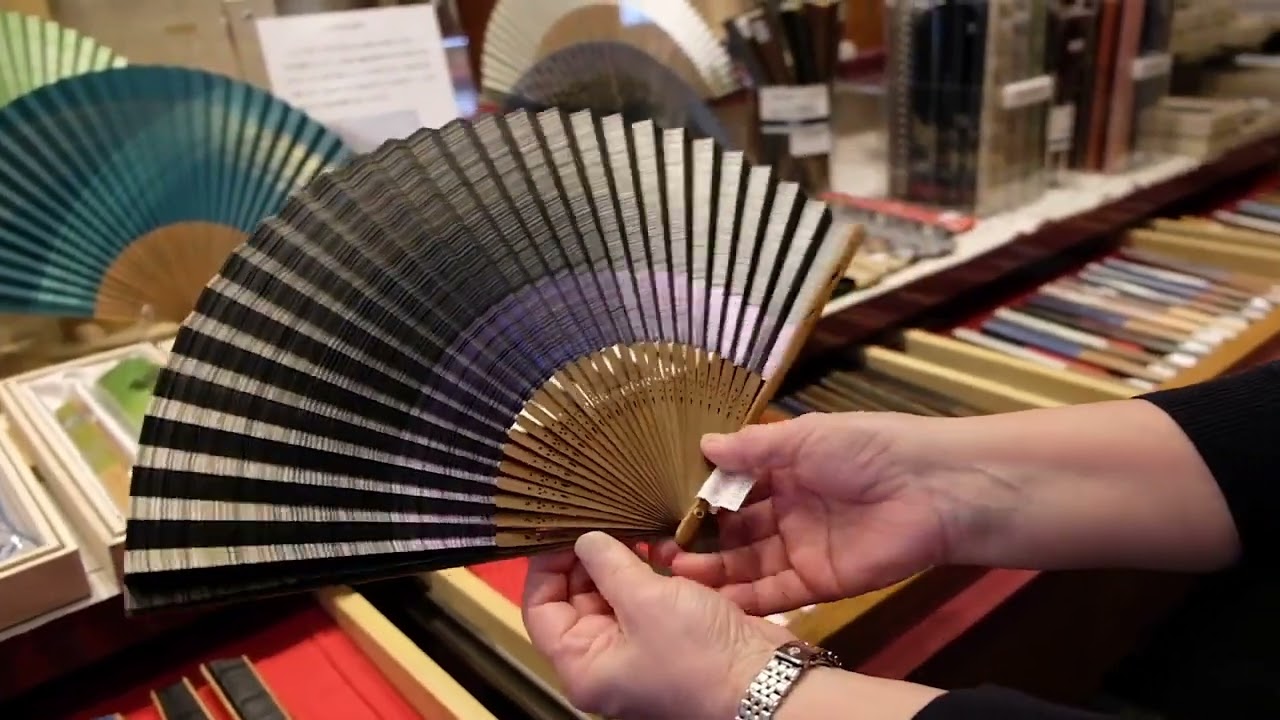 しけびき扇子 かすみ 両面 紫 7.5寸 – 江戸扇子とうちわの老舗通販_